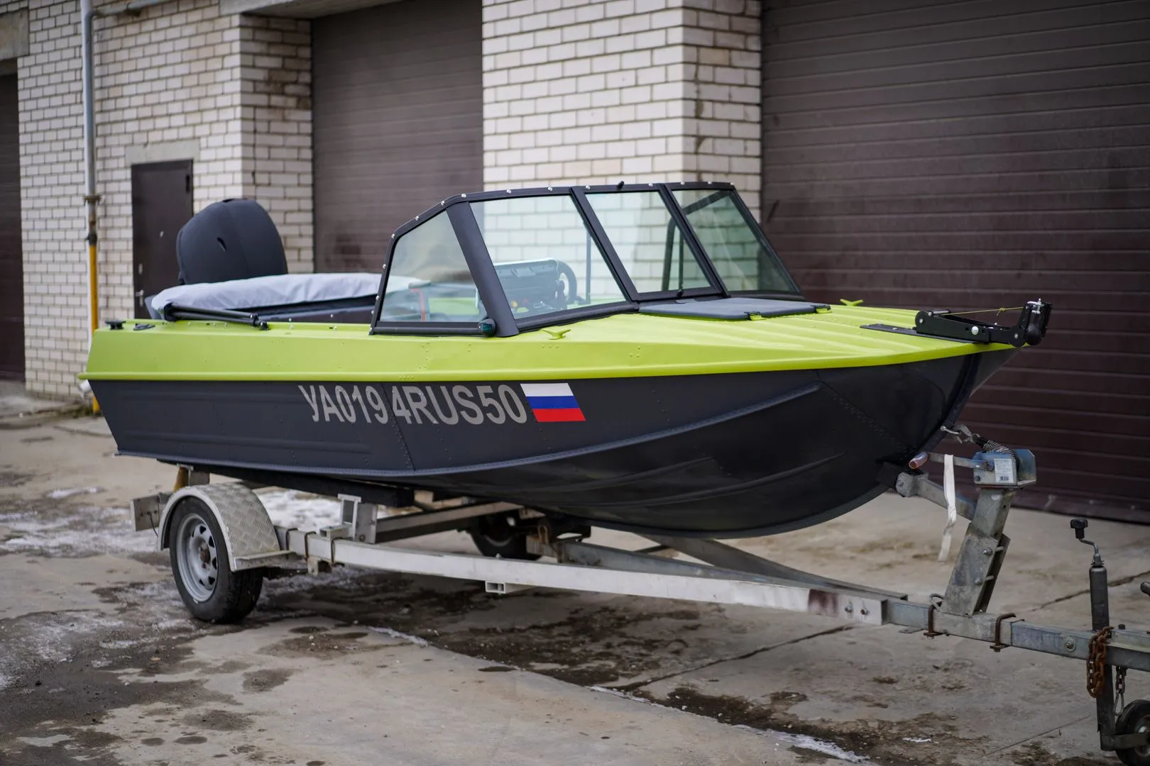 (2023) Казанка 5М4 Ветровое стекло Auto с боковиной Классик, покраска в серый и зеленый