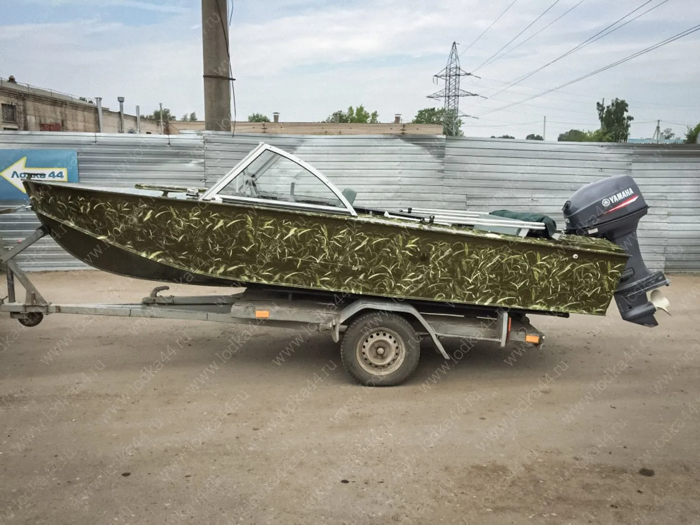 (2015) Прогресс 4 Ветровое стекло Премиум Классик, Окраска лодки в камуфляж, Стол для рыбака