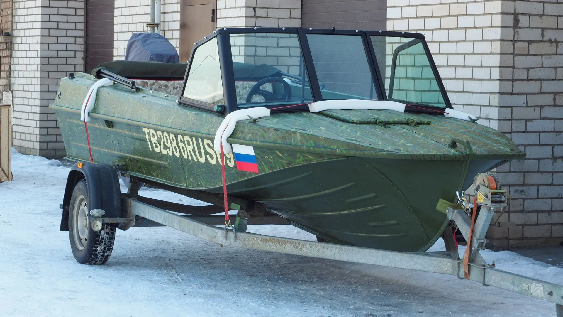 (2022) Казанка 5М2 Ветровое стекло Auto с боковиной Классик зеленый камуфляж