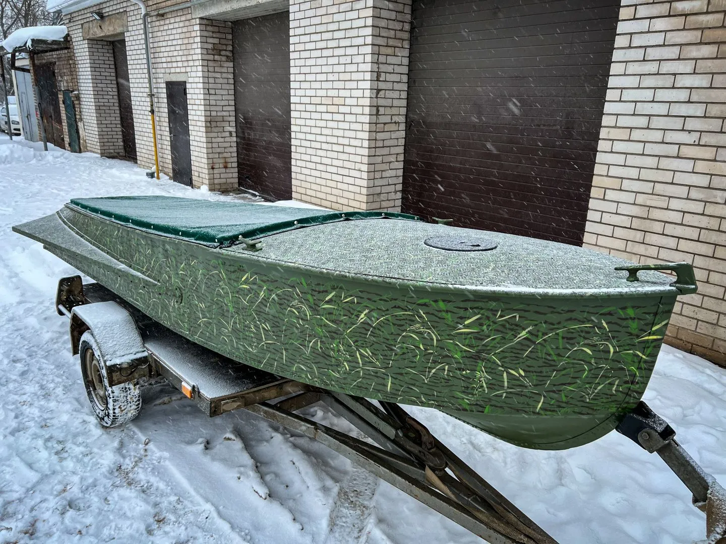 (2024) Казанка М без ветрового стекла, стояночный тент, покраска в зеленый камуфляж