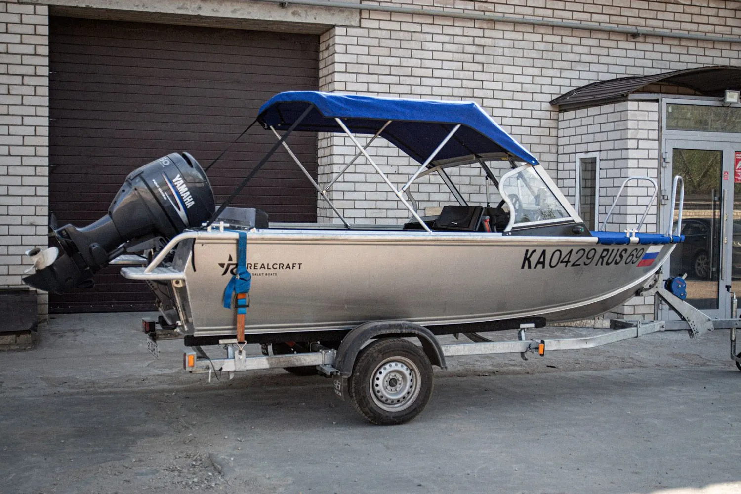 (2021) RealCraft 440 Тент ходовой на заводское стекло