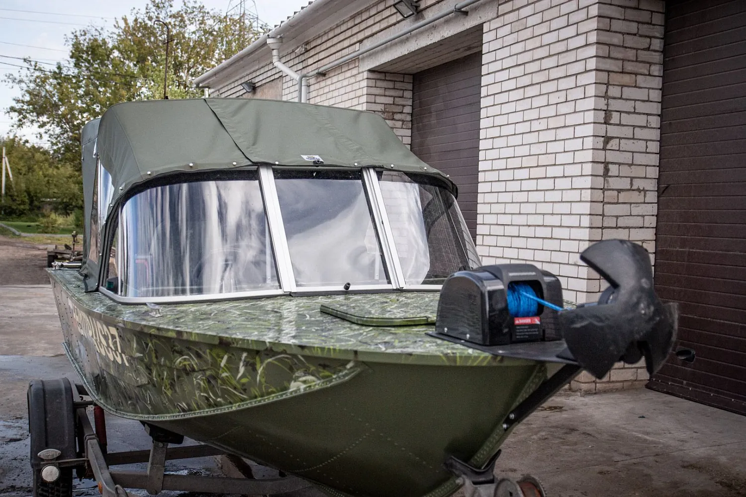 (2019) Южанка 2 Ветровое стекло Комфорт с боковиной Классик, тент Ходовой