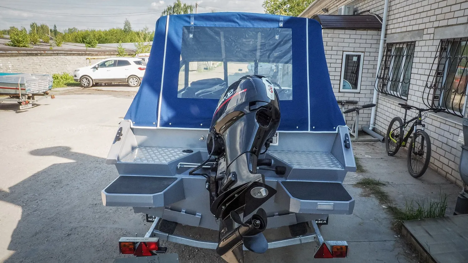 (2022) Волжанка 46 Фиш 2022 г.в. Ветровое стекло Auto и ходовой тент