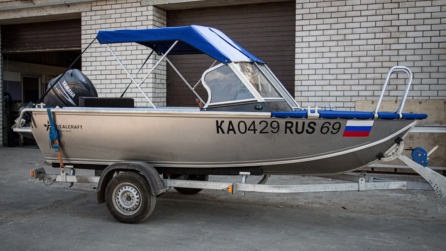 (2021) RealCraft 440 Тент ходовой на заводское стекло