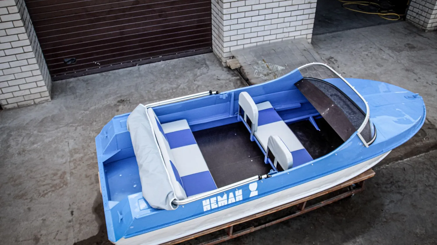 (2017) Неман 2 Ветровое стекло Элит и Ходовой тент (2017) Неман 2 Ветровое стекло Элит и Ходовой тент