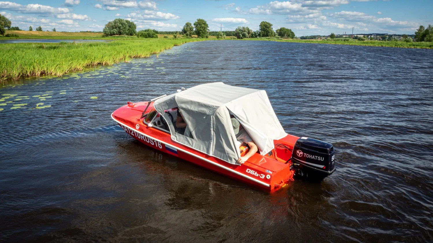 (2021) Обь 3 Ветровое стекло Элит с боковиной Классик, тент Ходовой, покраска в красный цвет