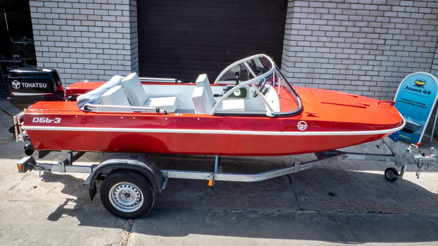 (2021) Обь 3 Ветровое стекло Элит с боковиной Классик, тент Ходовой, покраска в красный цвет