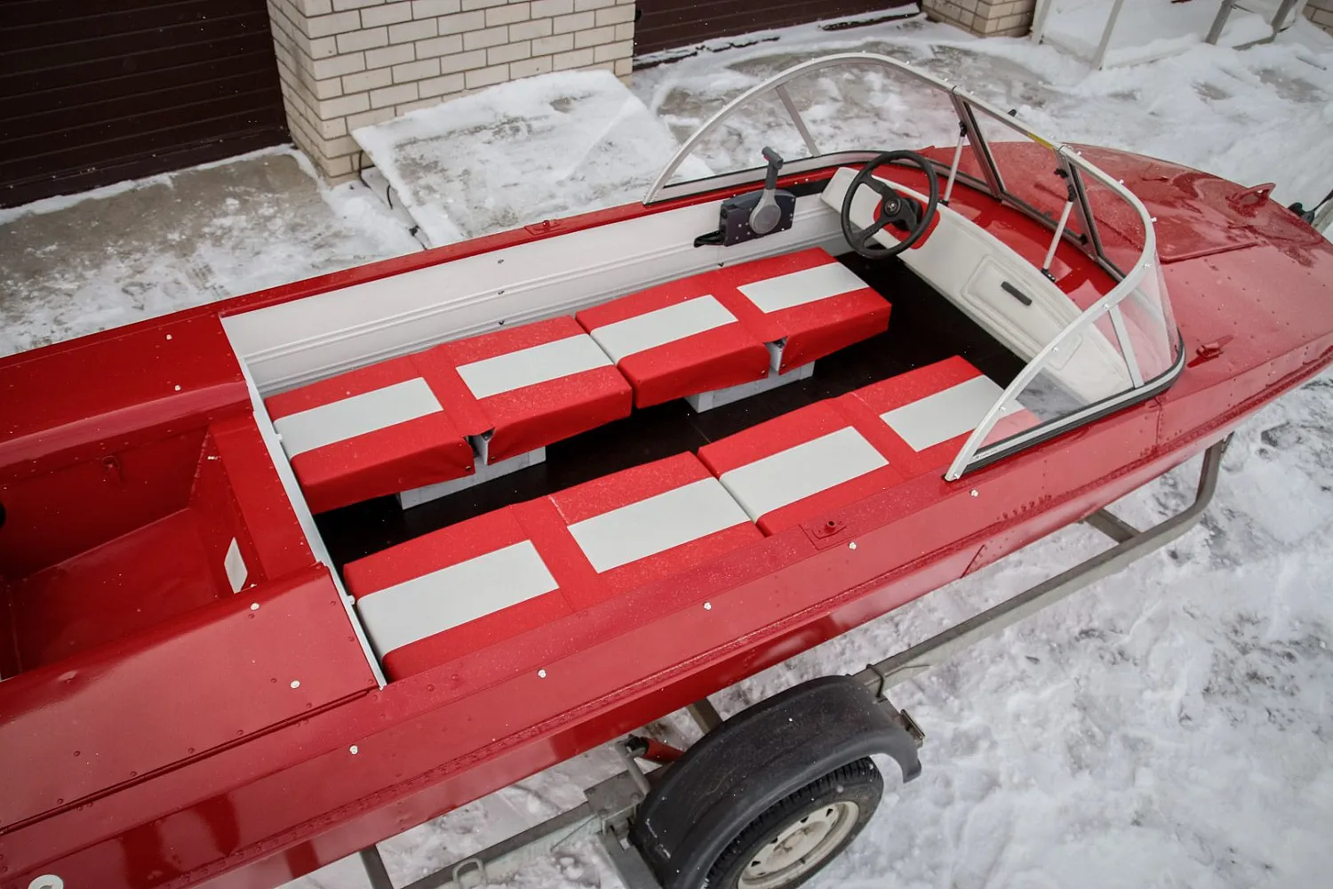 (2018) Обь 3 Ветровое стекло Элит с боковиной Классик, тент Стояночный, покраска в Красный