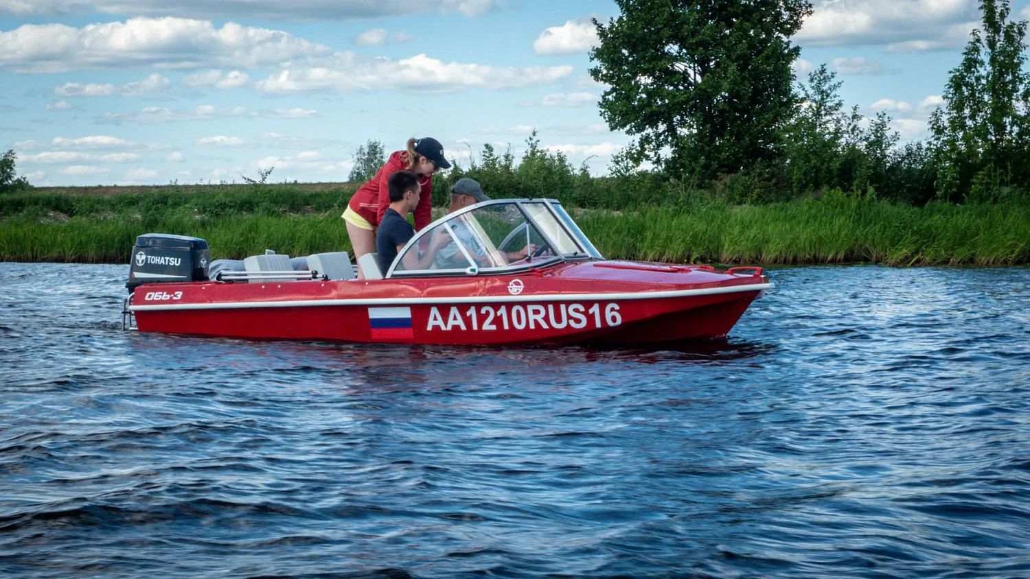 (2021) Обь 3 Ветровое стекло Элит с боковиной Классик, тент Ходовой, покраска в красный цвет