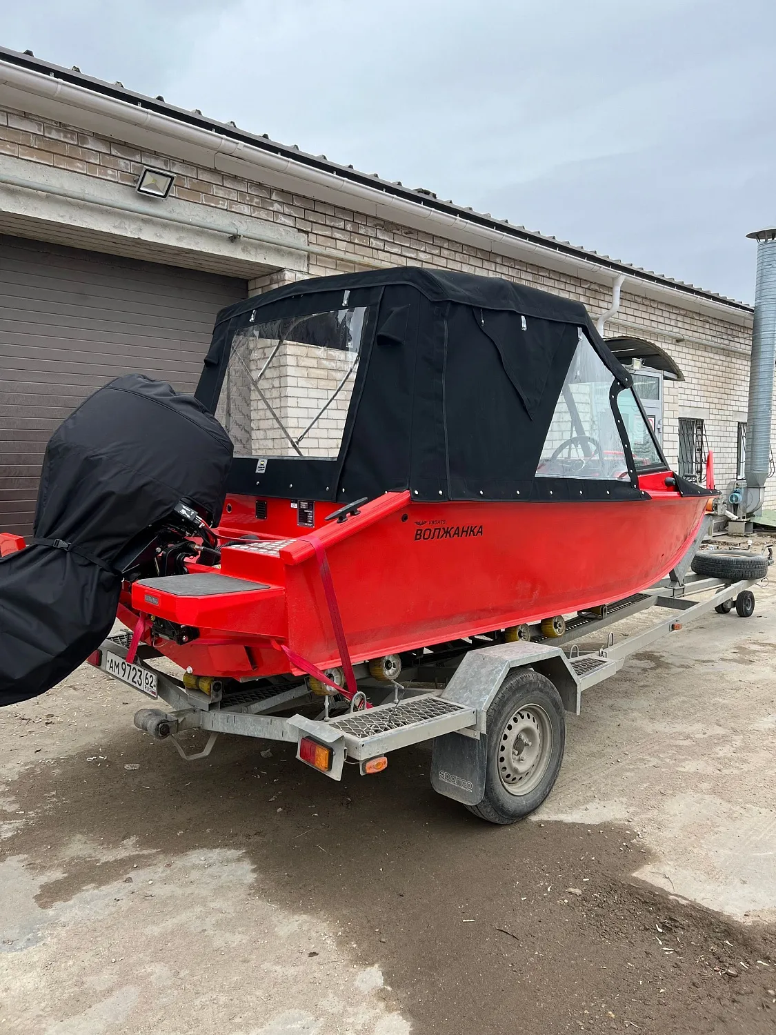 (2024) Волжанка 46 Фиш AUTO XL красная