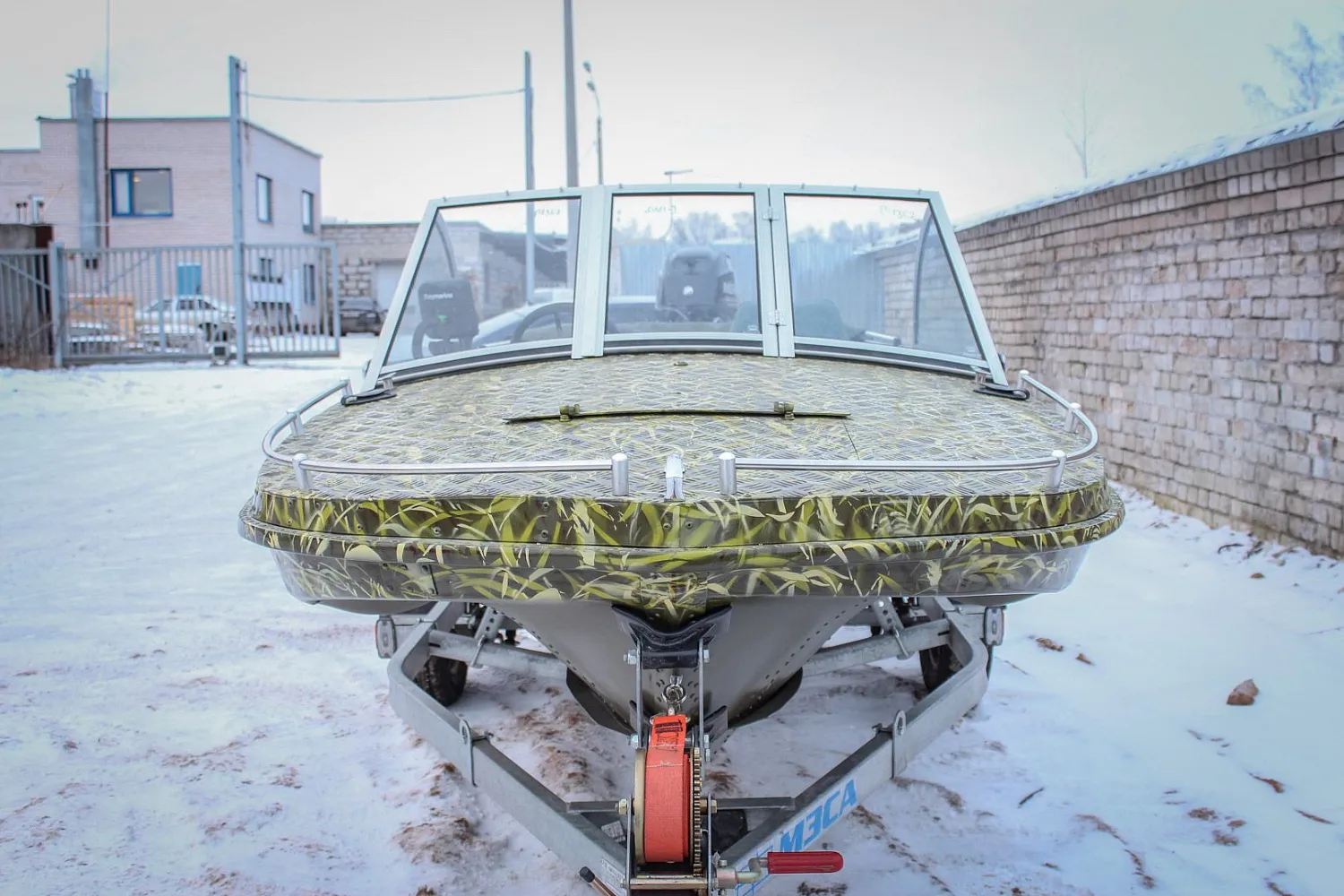 (2015) Обь 3 Ветровое стекло Премиум с боковиной Классик, покраска в камуфляж