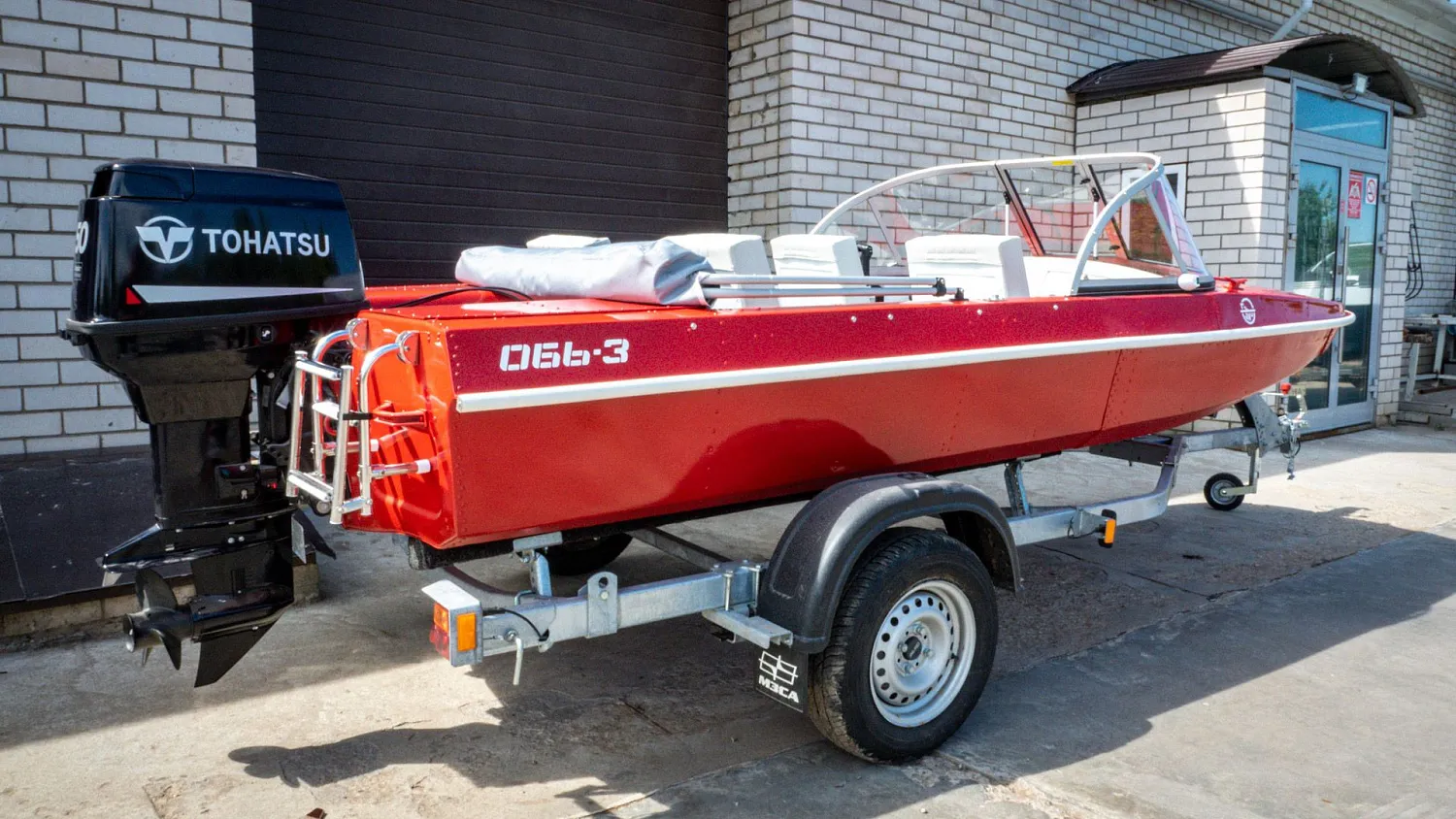 (2021) Обь 3 Ветровое стекло Элит с боковиной Классик, тент Ходовой, покраска в красный цвет