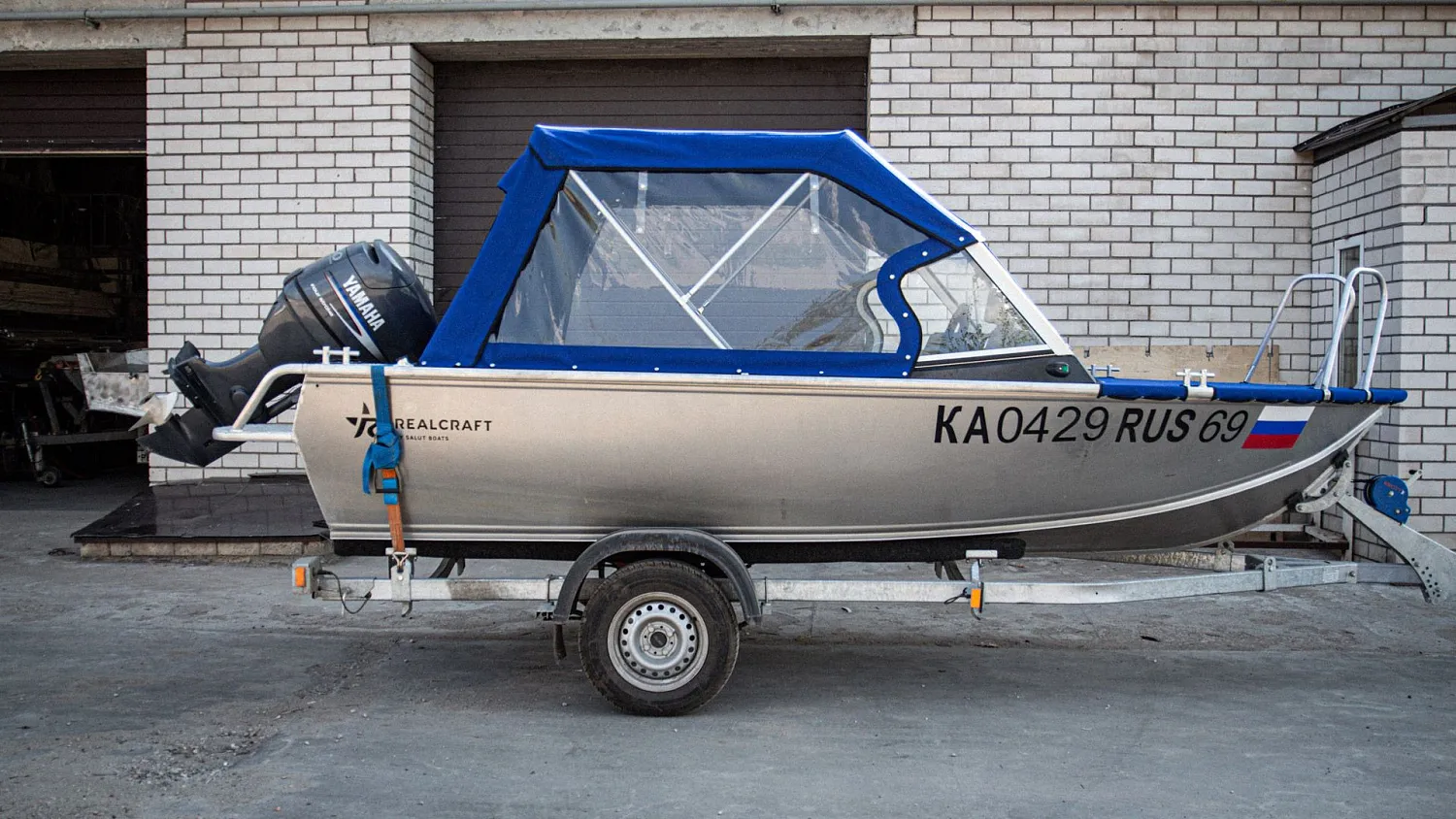 (2021) RealCraft 440 Тент ходовой на заводское стекло