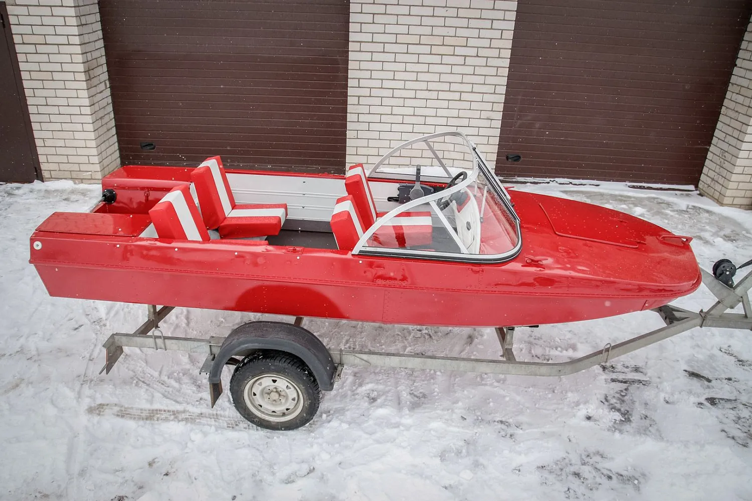 (2018) Обь 3 Ветровое стекло Элит с боковиной Классик, тент Стояночный, покраска в Красный