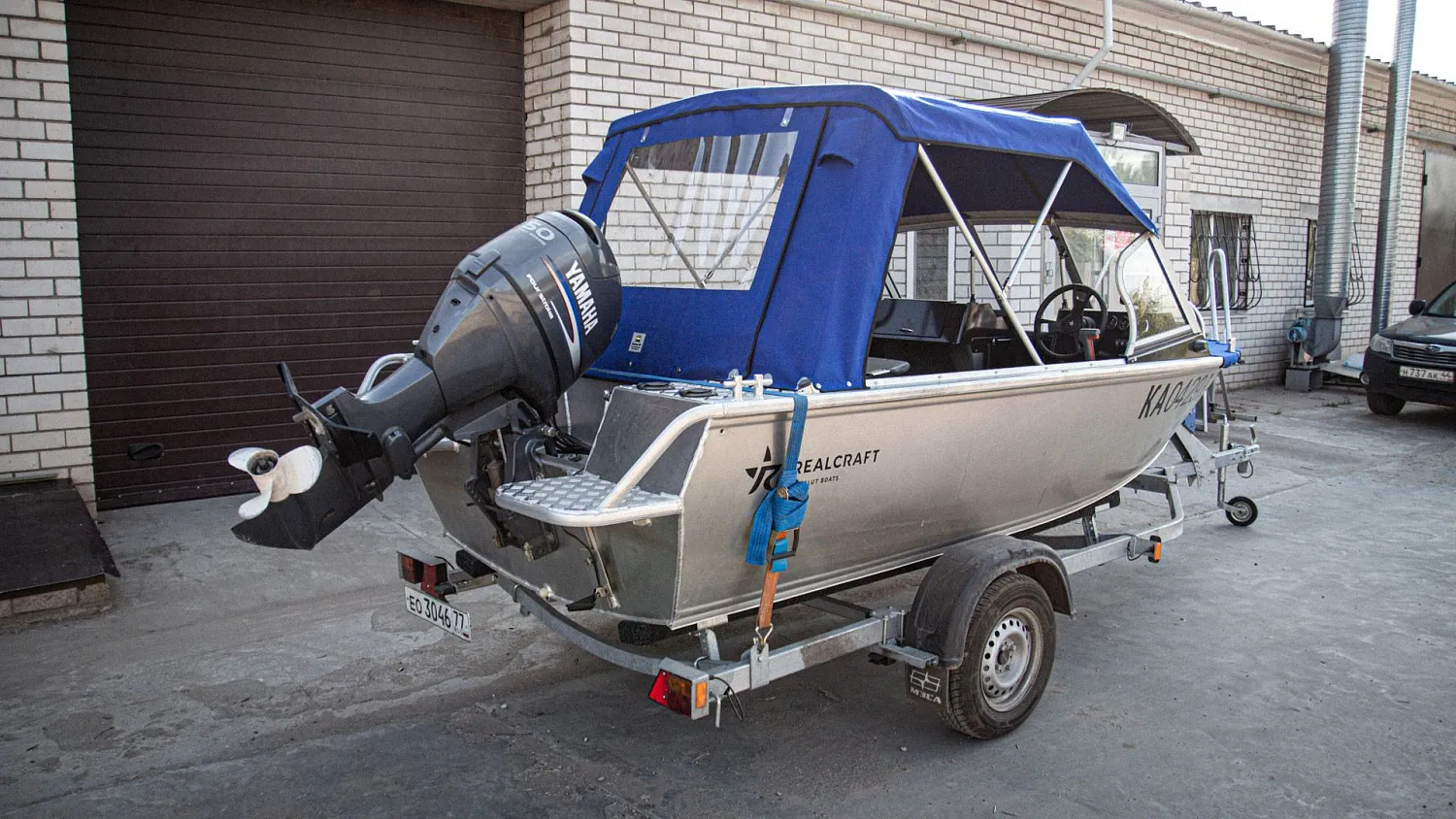 (2021) RealCraft 440 Тент ходовой на заводское стекло