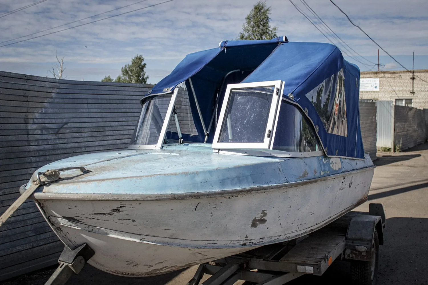 (2015) Неман 2 Ветровое стекло Элит и тент Ходовой (не серийные)