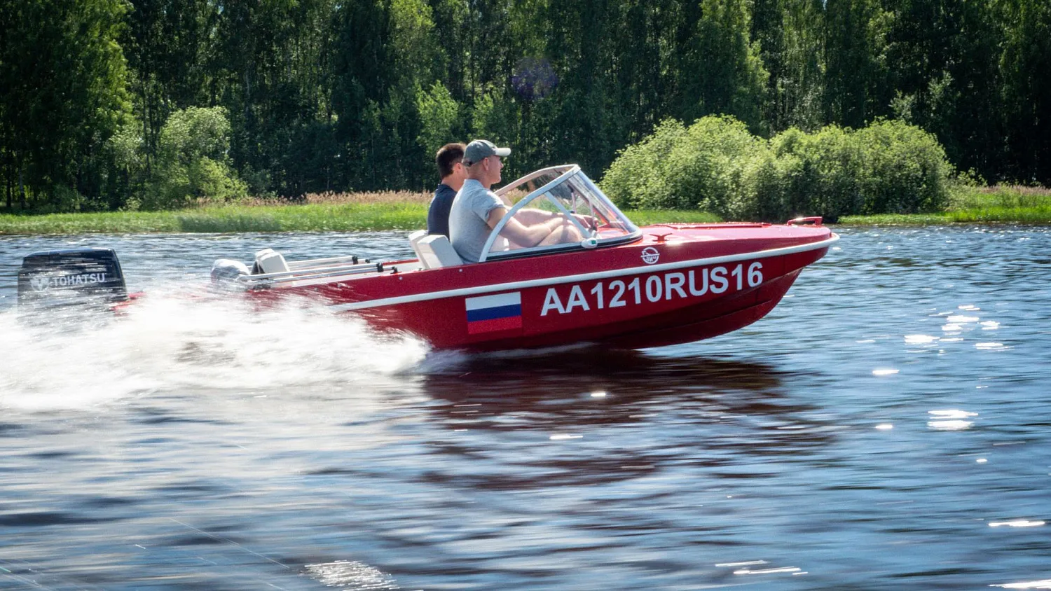 (2021) Обь 3 Ветровое стекло Элит с боковиной Классик, тент Ходовой, покраска в красный цвет