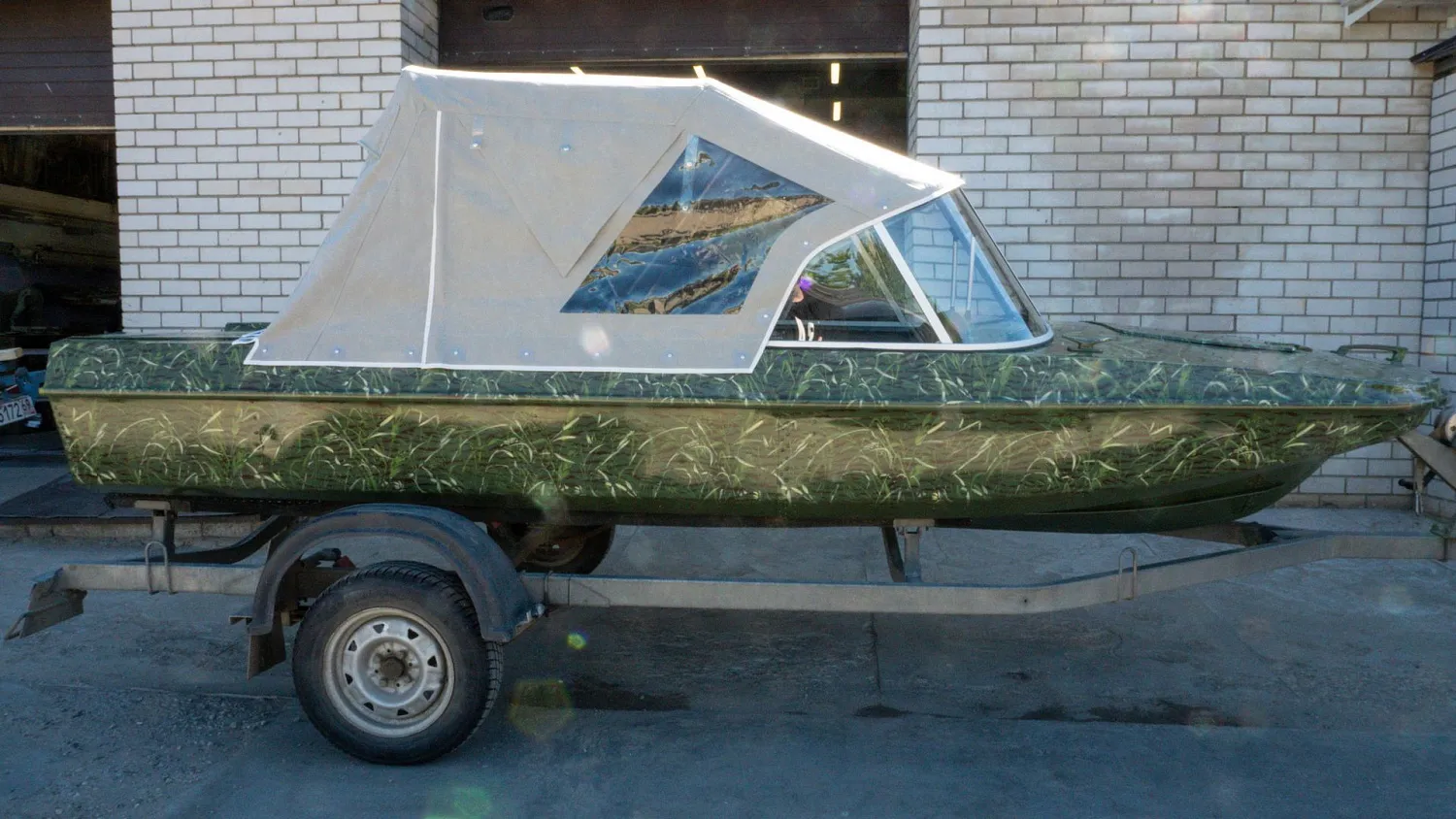 (2022) Обь 3 Ветровое стекло Комфорт с боковиной Классик, покраска в зеленый камуфляж