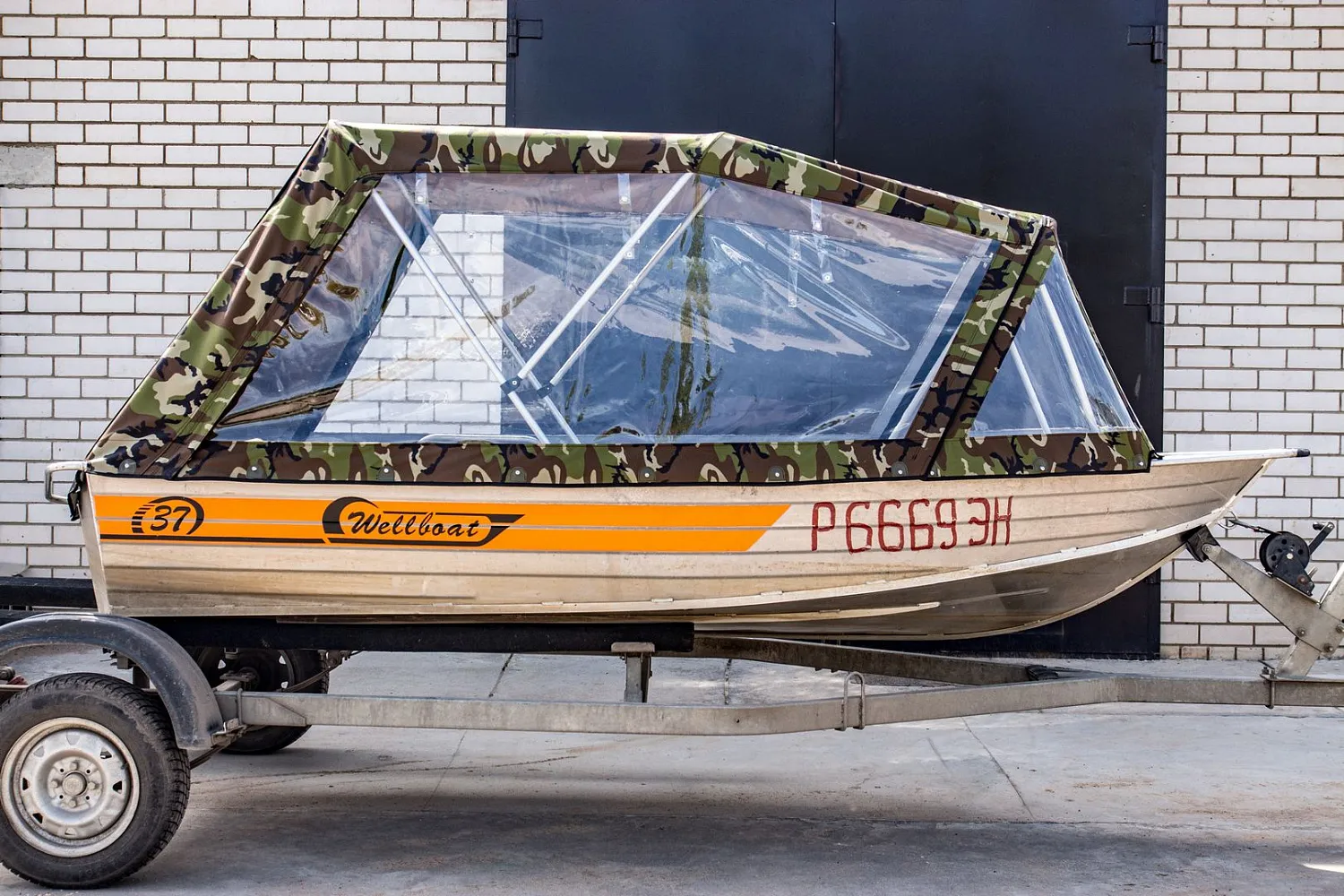 (2018) Wellboat 37 Ходовой тент