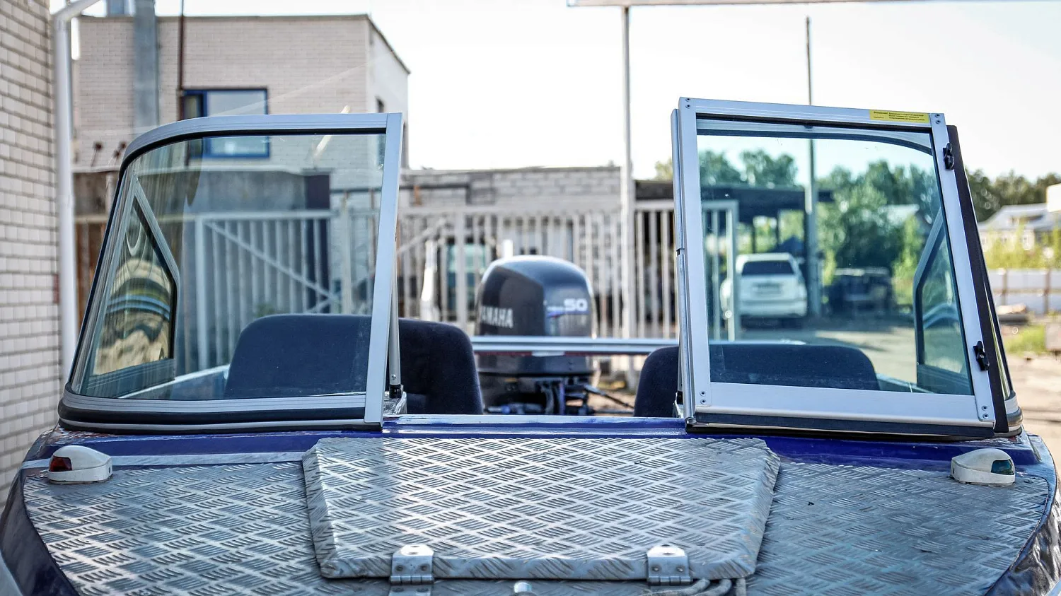 (2017) Крым 3 Ветровое стекло Элит с боковиной Классик и тент Ходовой