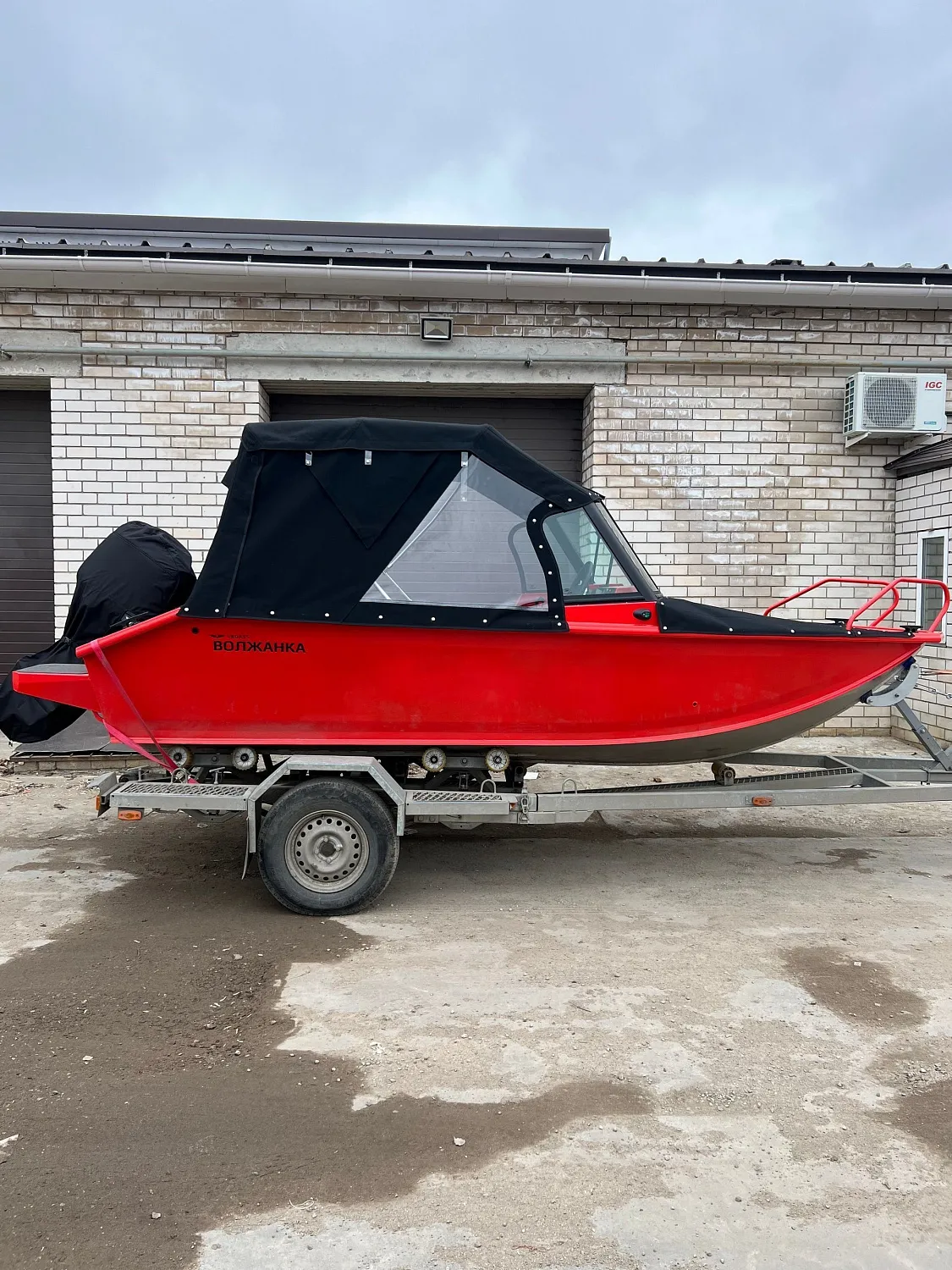 (2024) Волжанка 46 Фиш AUTO XL красная