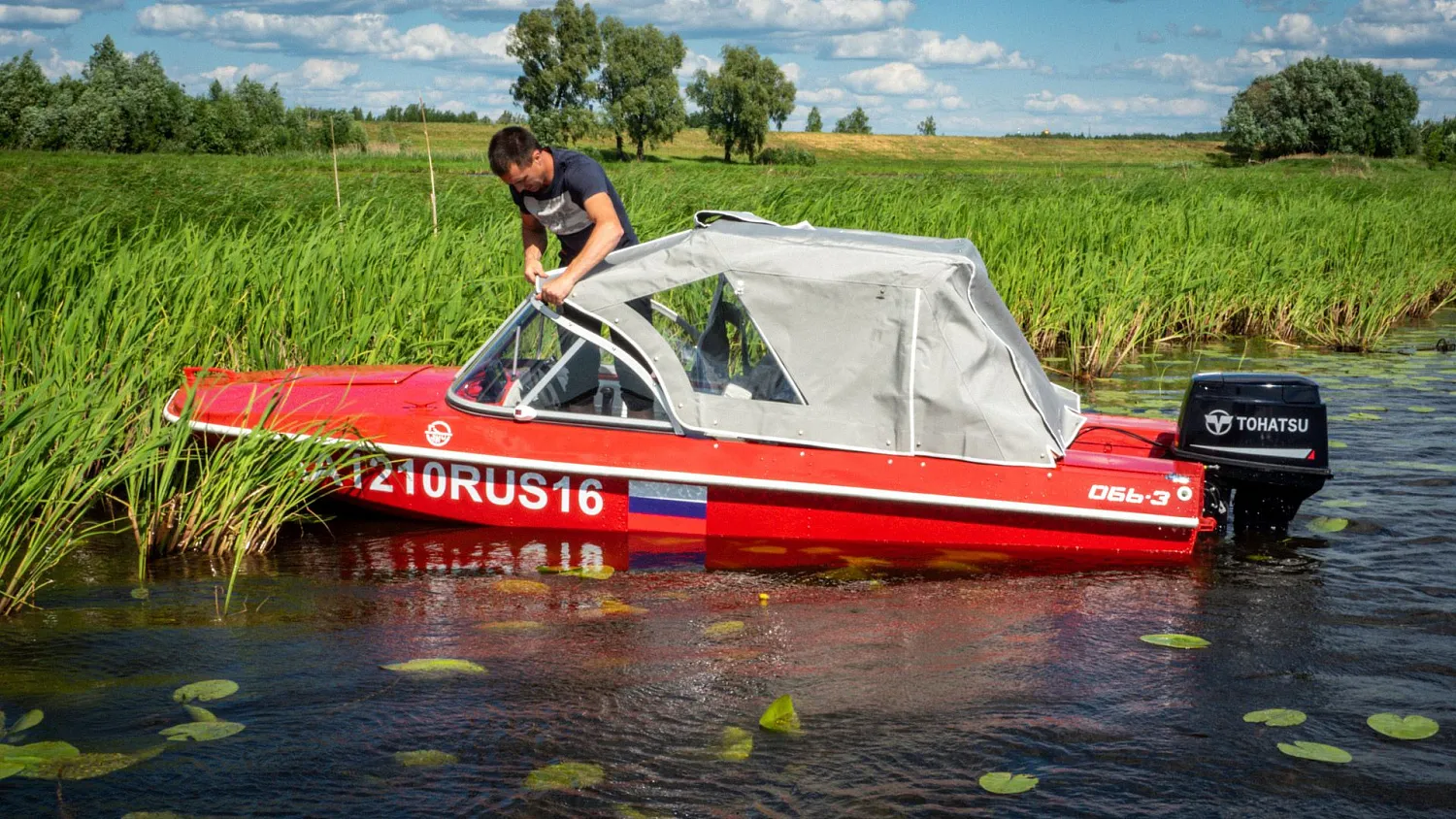 (2021) Обь 3 Ветровое стекло Элит с боковиной Классик, тент Ходовой, покраска в красный цвет