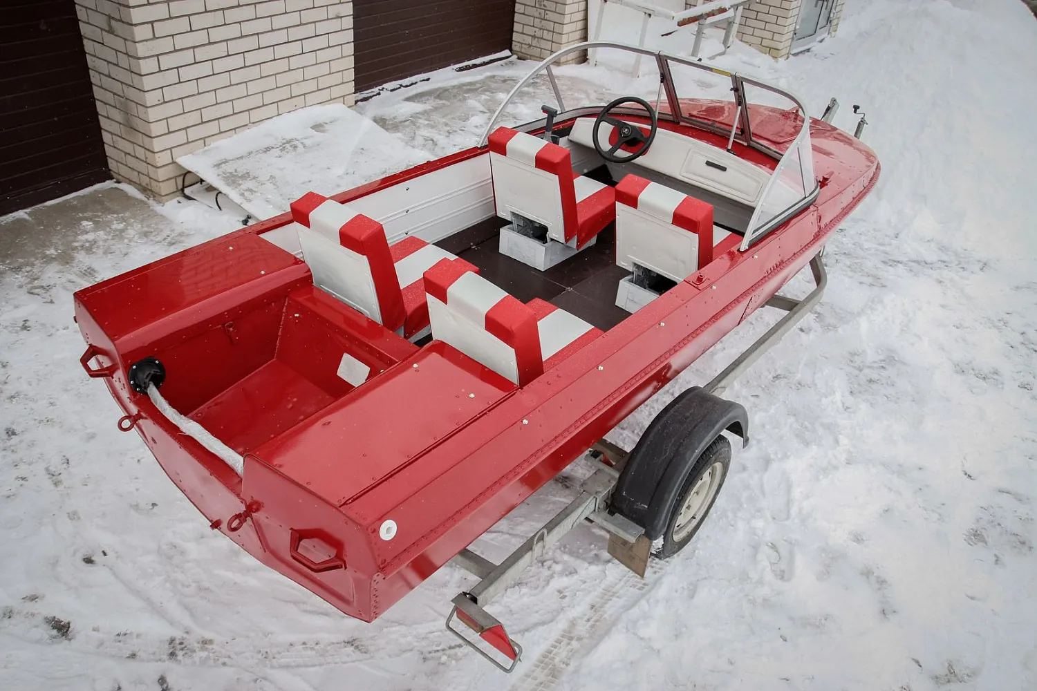 (2018) Обь 3 Ветровое стекло Элит с боковиной Классик, тент Стояночный, покраска в Красный