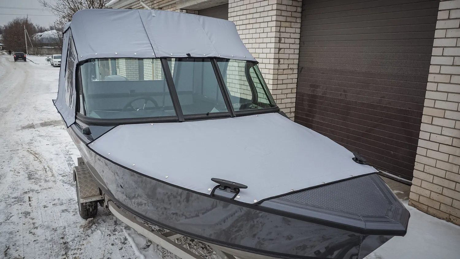 (2022) Windboat 4.6 DCX Ходовой тент на заводское ветровое стекло Стояночный и Носовой тенты