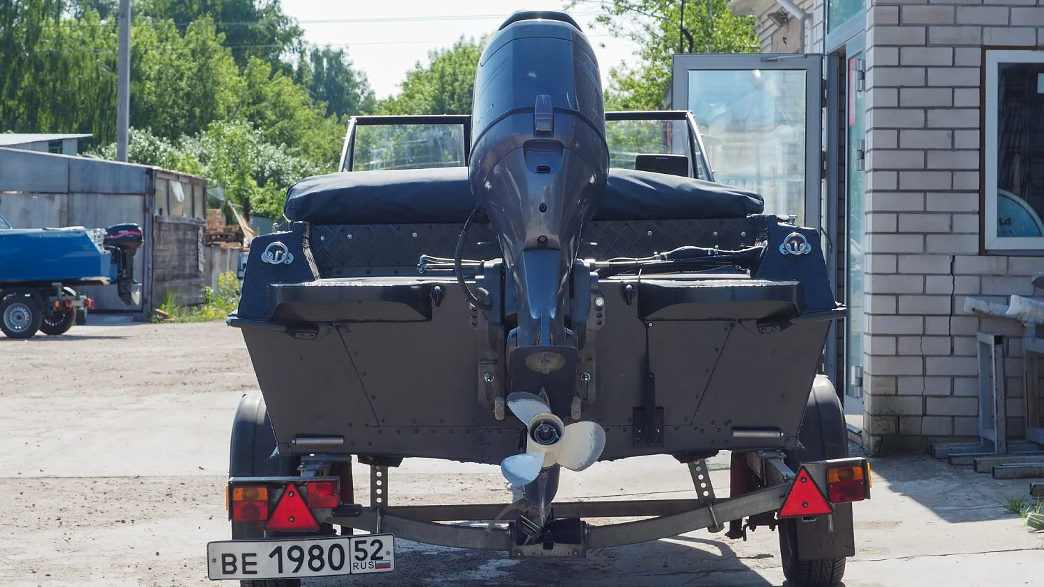 (2023) Казанка 5М3 Ветровое стекло Премиум с боковиной Классик, покраска в серо-черный и Транспортировочный тент