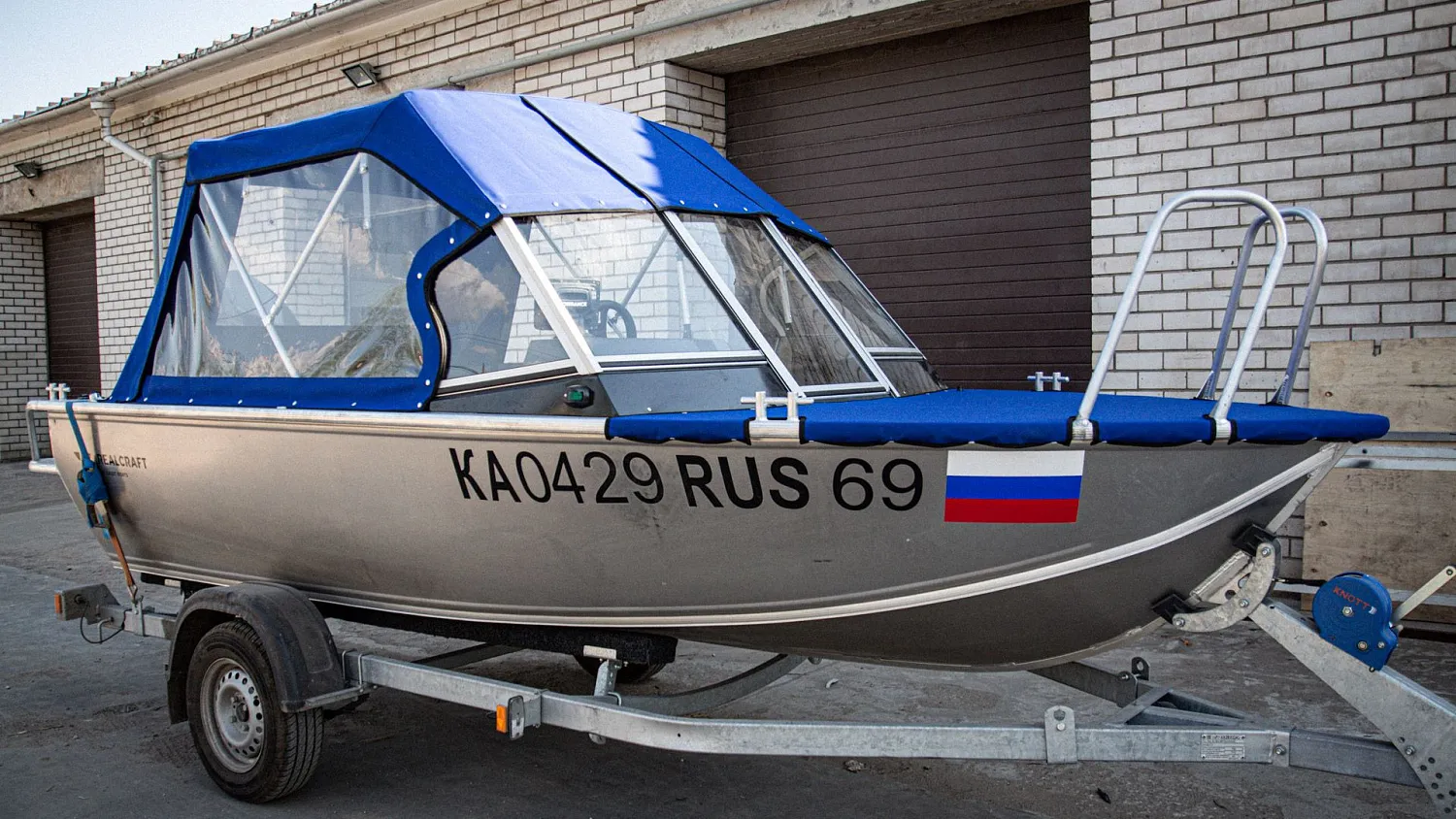 (2021) RealCraft 440 Тент ходовой на заводское стекло