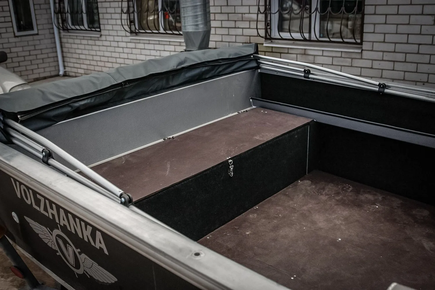 (2017) Волжанка 46 Фиш ходовой, носовой и транспортировочные тенты