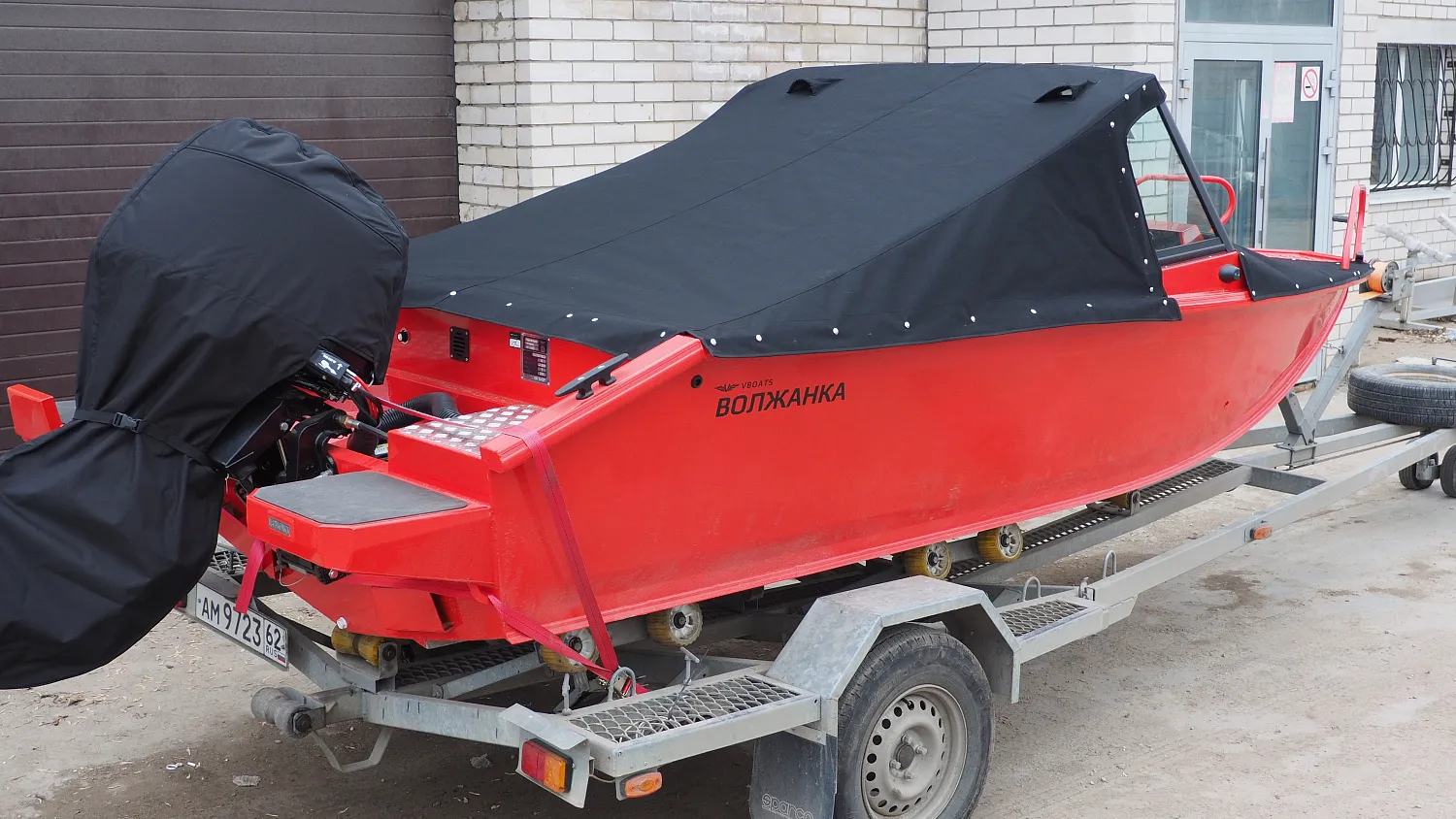 (2024) Волжанка 46 Фиш AUTO XL красная