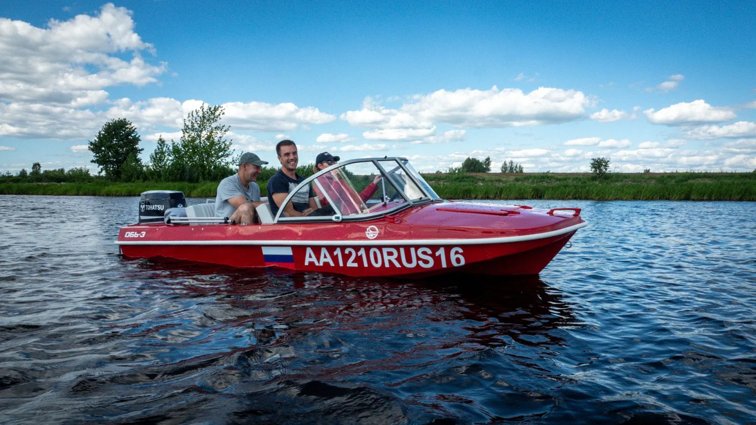 (2021) Обь 3 Ветровое стекло Элит с боковиной Классик, тент Ходовой, покраска в красный цвет