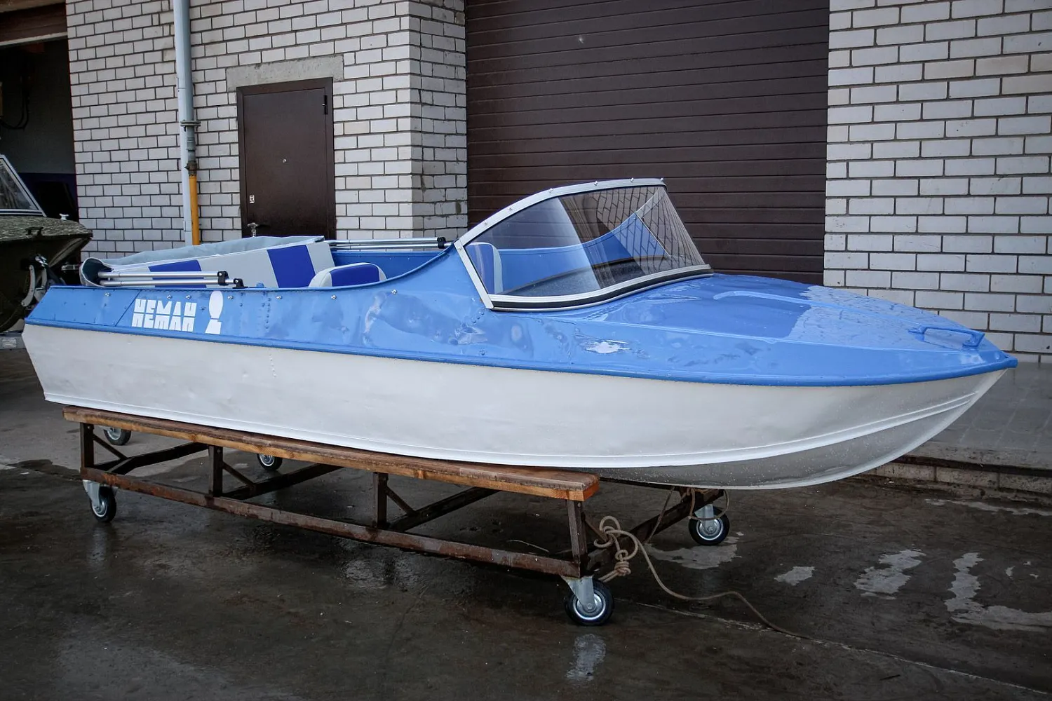 (2017) Неман 2 Ветровое стекло Элит и Ходовой тент (2017) Неман 2 Ветровое стекло Элит и Ходовой тент