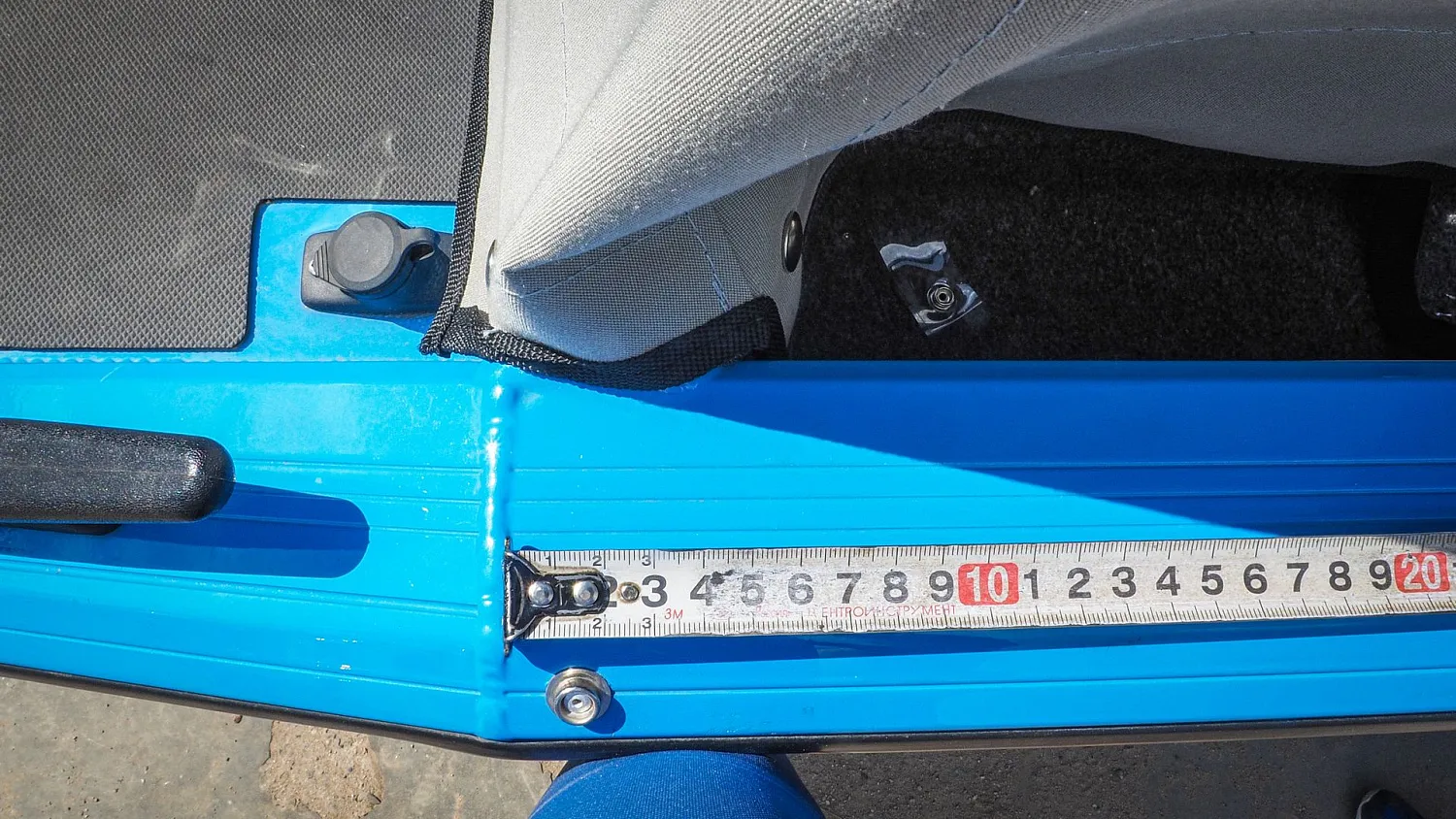 (2022) Windboat 4.6 DCX Ходовой тент на заводское ветровое стекло