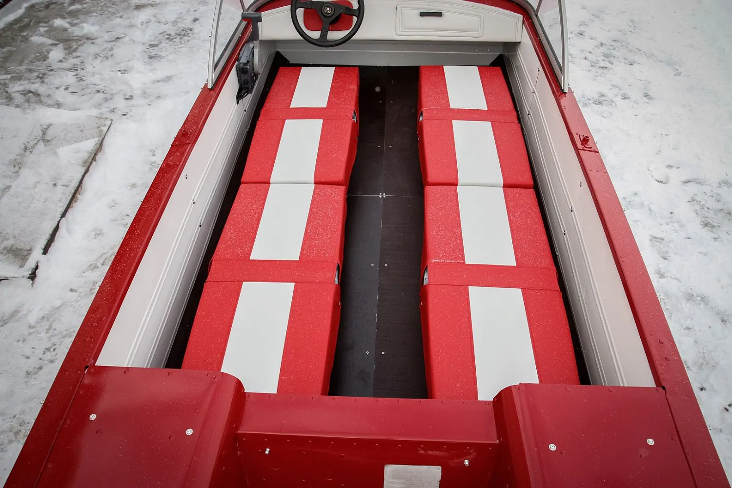 (2018) Обь 3 Ветровое стекло Элит с боковиной Классик, тент Стояночный, покраска в Красный