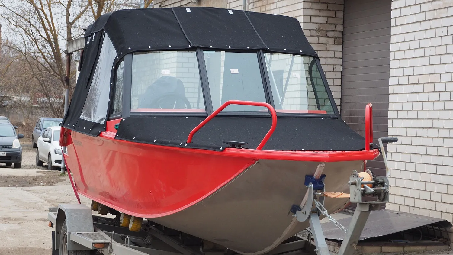 (2024) Волжанка 46 Фиш AUTO XL красная