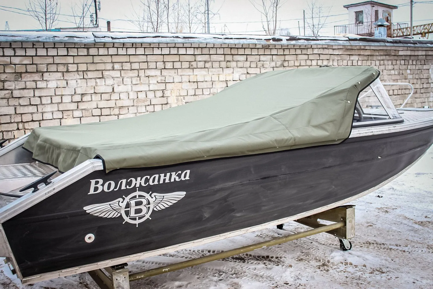 (2015) Волжанка 46 Классик Ветровое стекло Элит боковина Классик, тент Ходовой и Стояночный