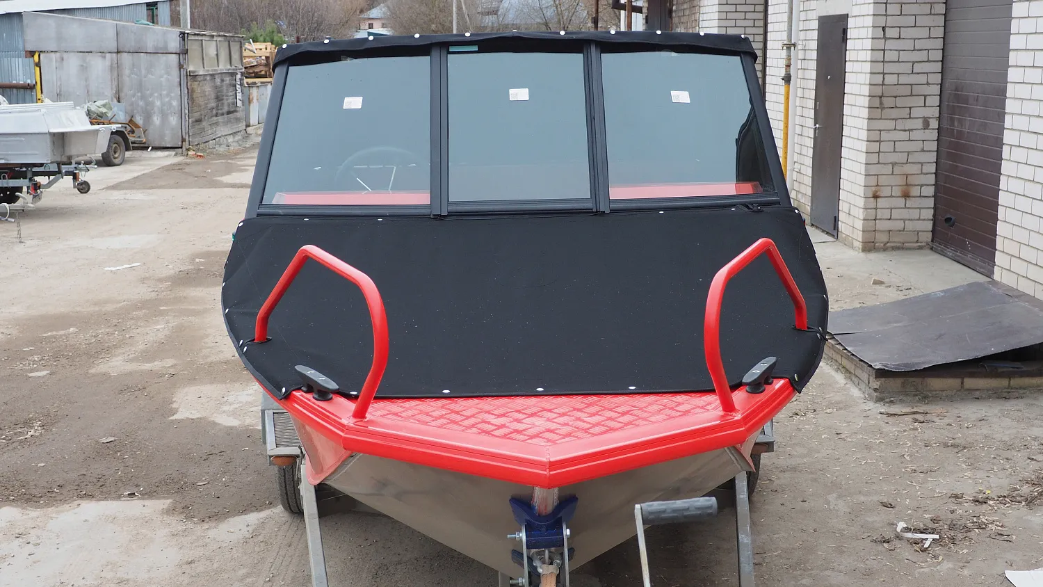 (2024) Волжанка 46 Фиш AUTO XL красная