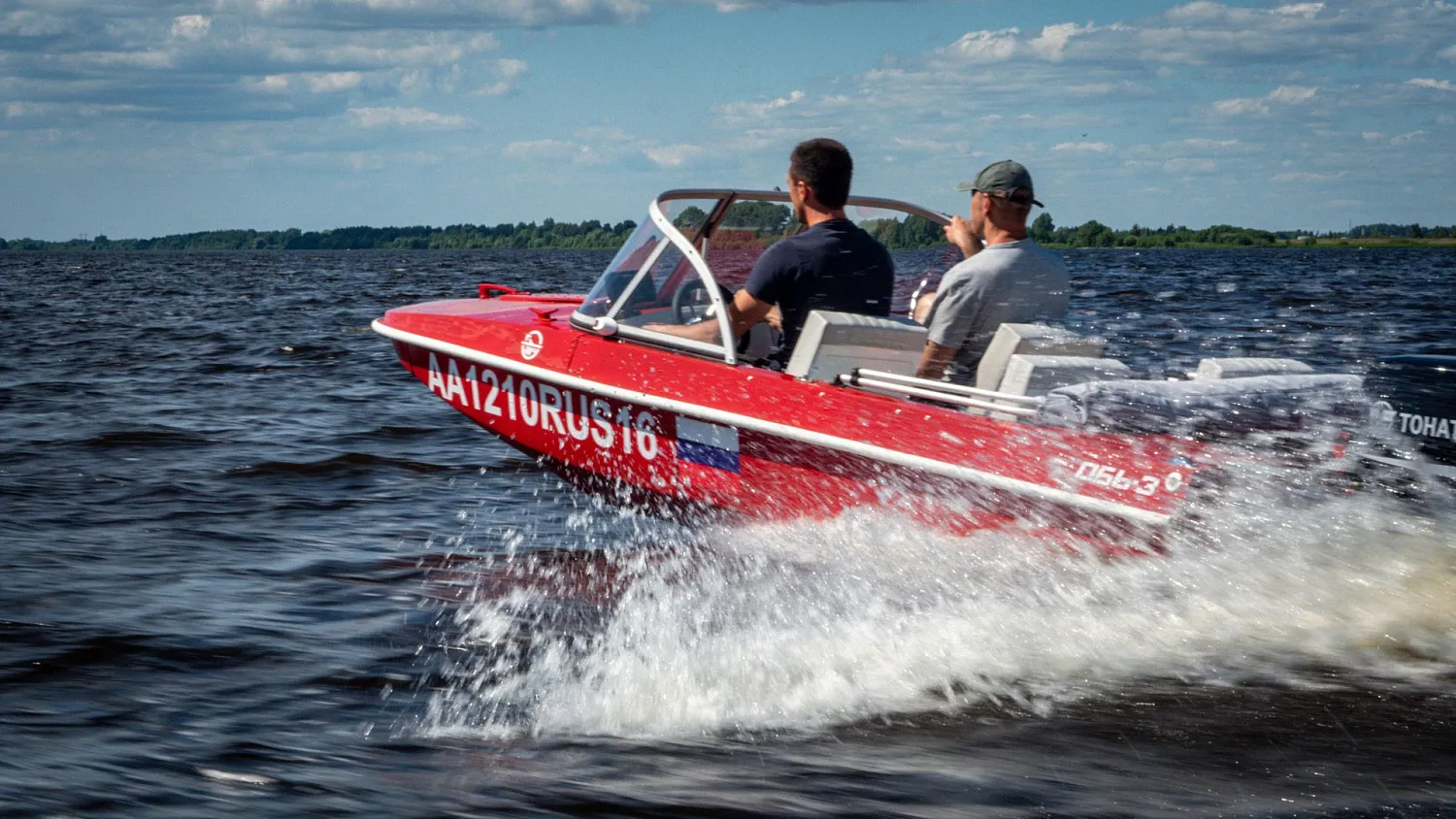 (2021) Обь 3 Ветровое стекло Элит с боковиной Классик, тент Ходовой, покраска в красный цвет