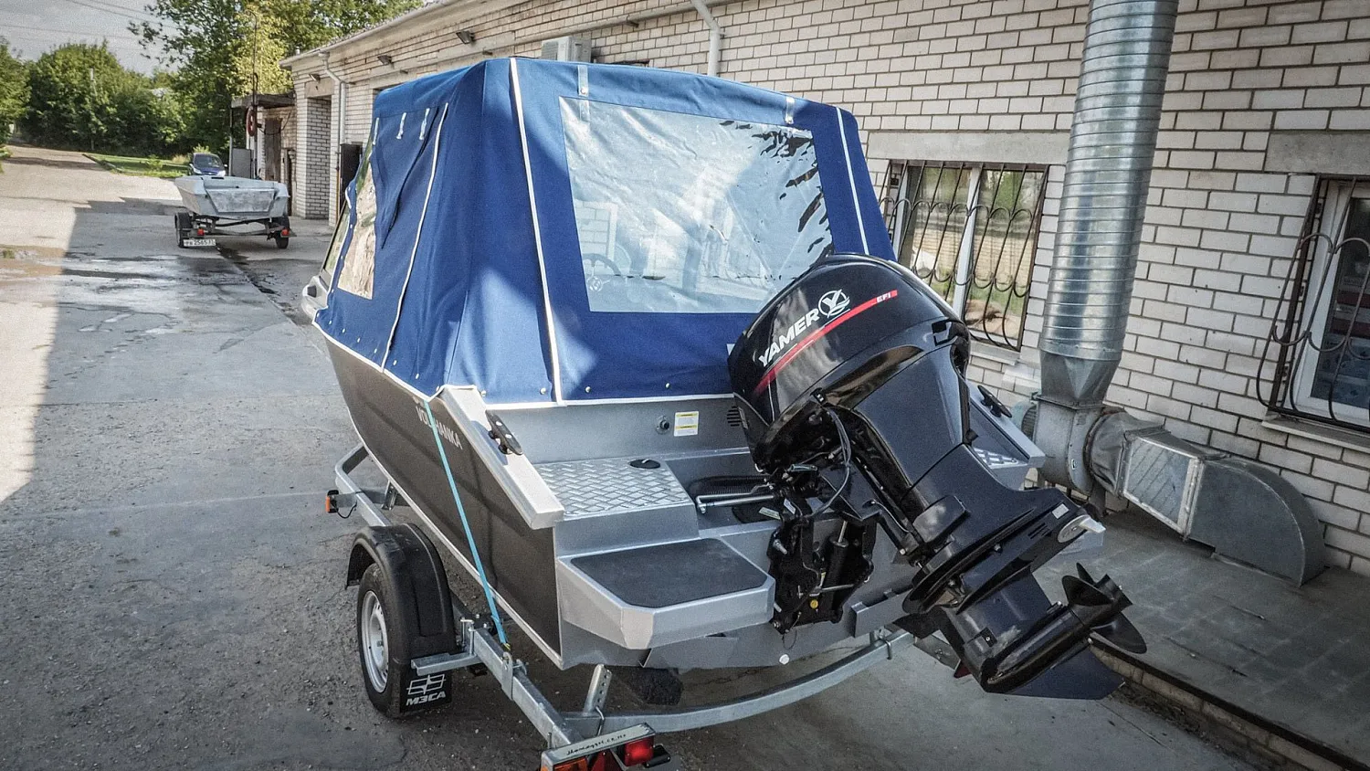 (2022) Волжанка 46 Фиш 2022 г.в. Ветровое стекло Auto и ходовой тент