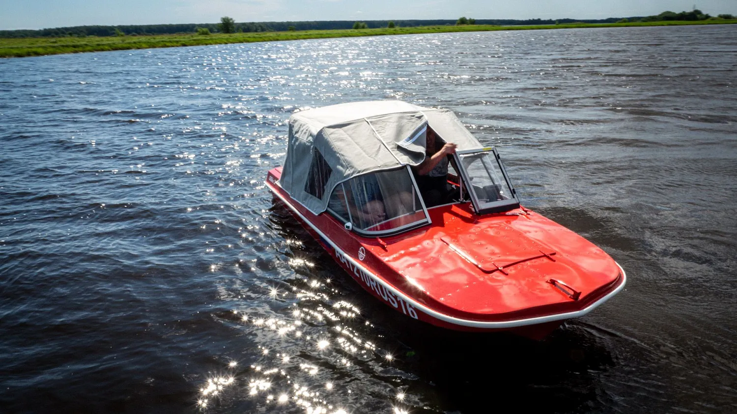 (2021) Обь 3 Ветровое стекло Элит с боковиной Классик, тент Ходовой, покраска в красный цвет