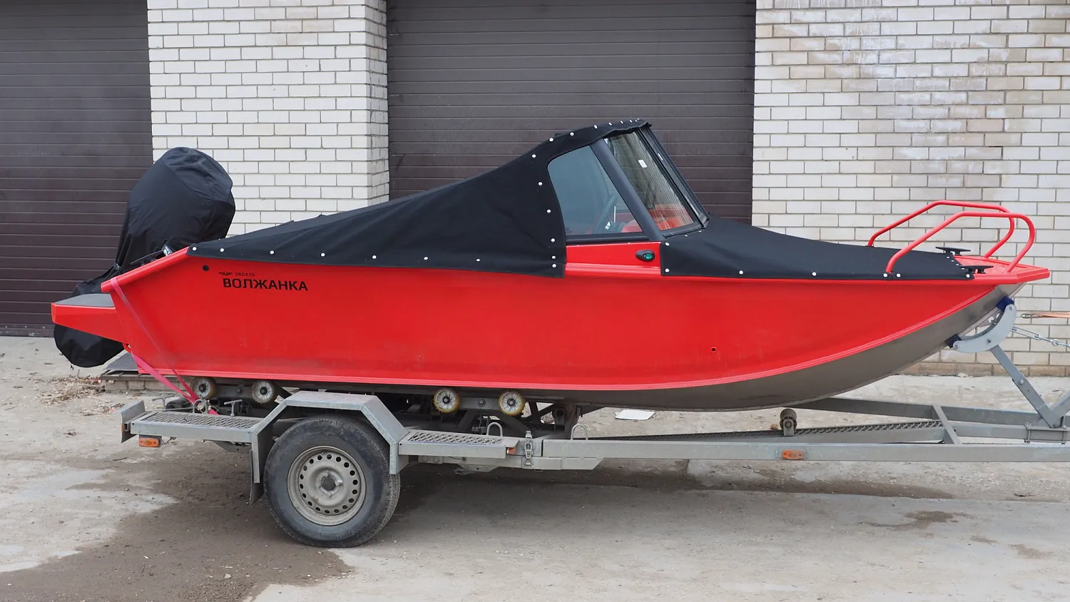 (2024) Волжанка 46 Фиш AUTO XL красная