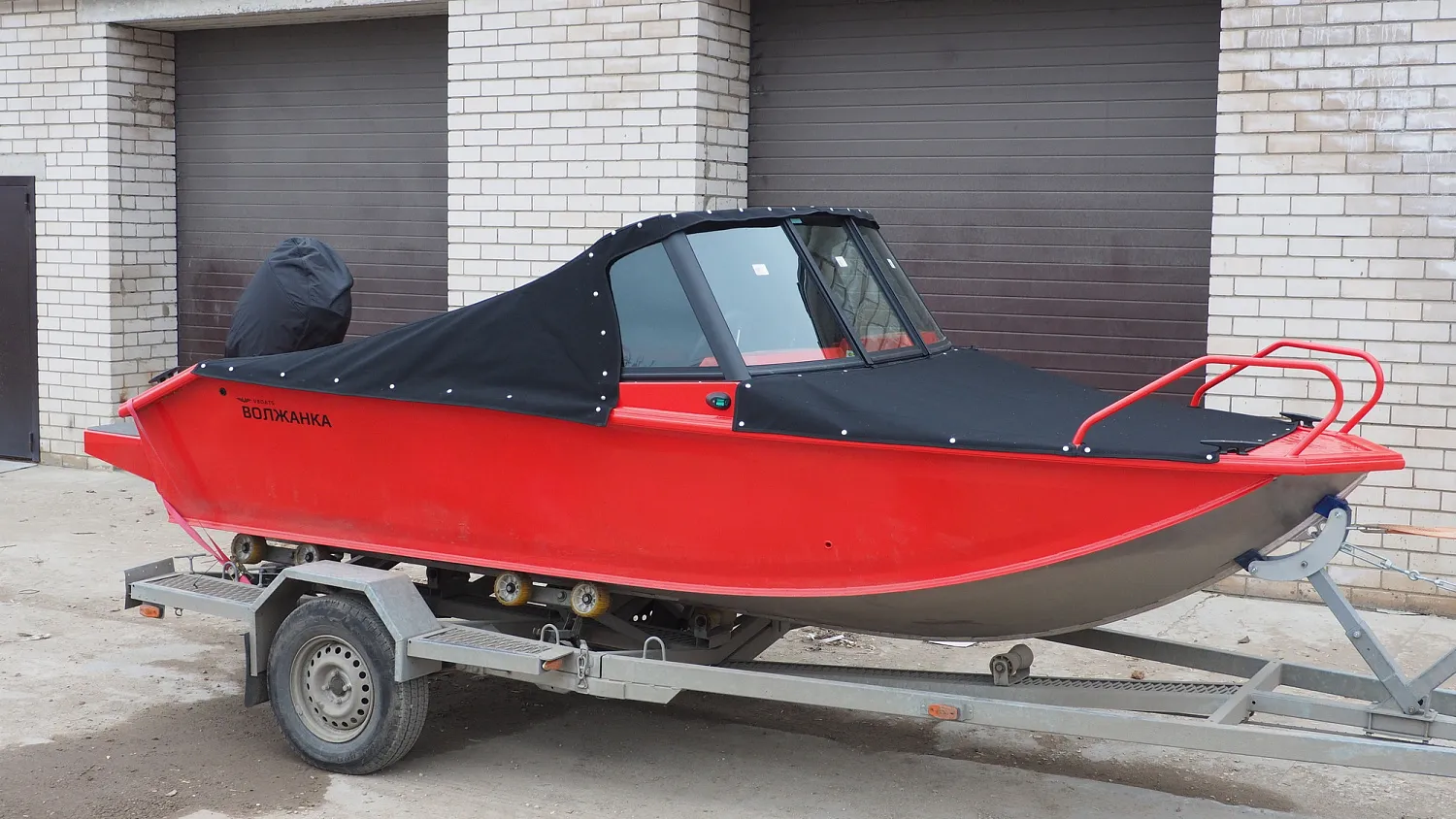 (2024) Волжанка 46 Фиш AUTO XL красная