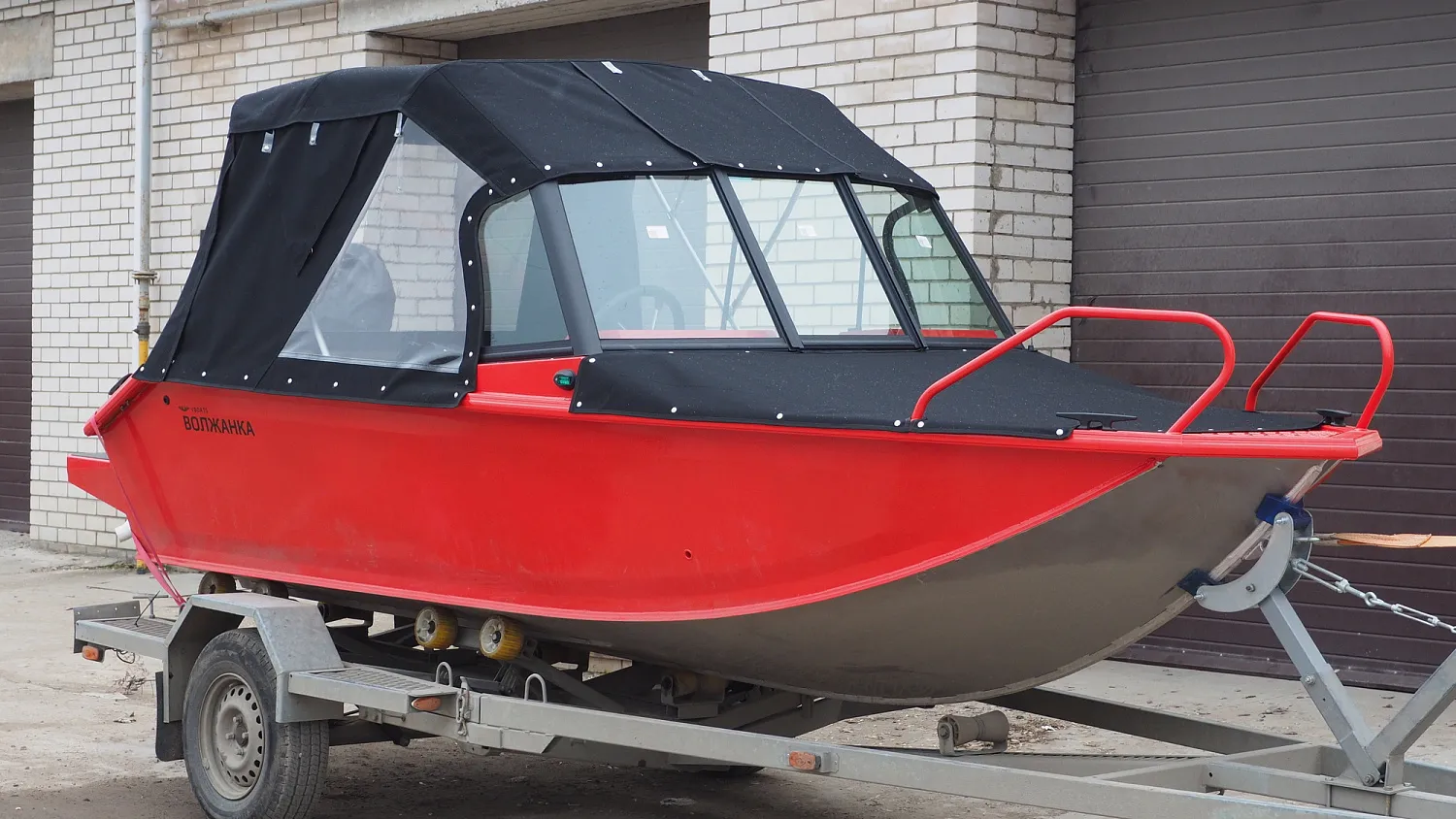 (2024) Волжанка 46 Фиш AUTO XL красная