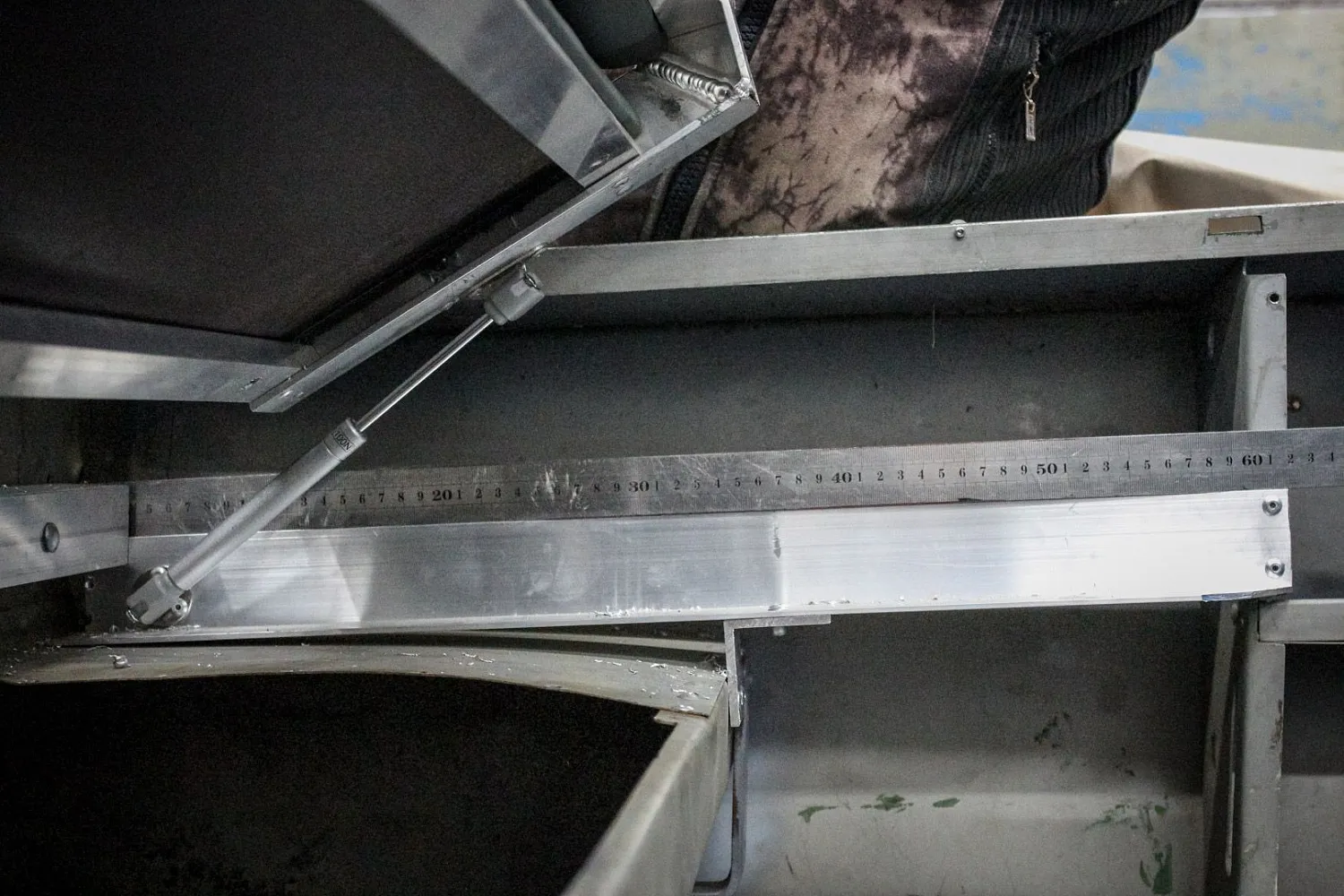 (2015) Обь 3 Ветровое стекло Премиум с боковиной Классик, покраска в камуфляж