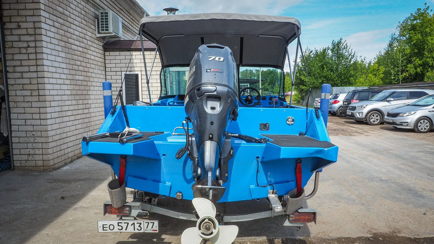 (2022) Windboat 4.6 DCX Ходовой тент на заводское ветровое стекло