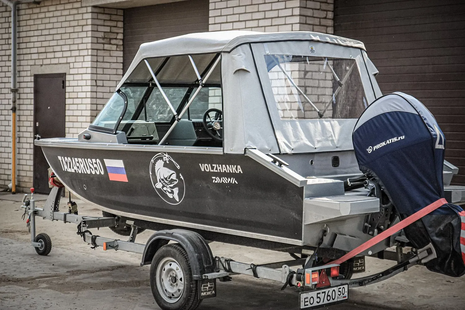 (2021) Волжанка 46 Фиш 2020 г.в Ходовой тент