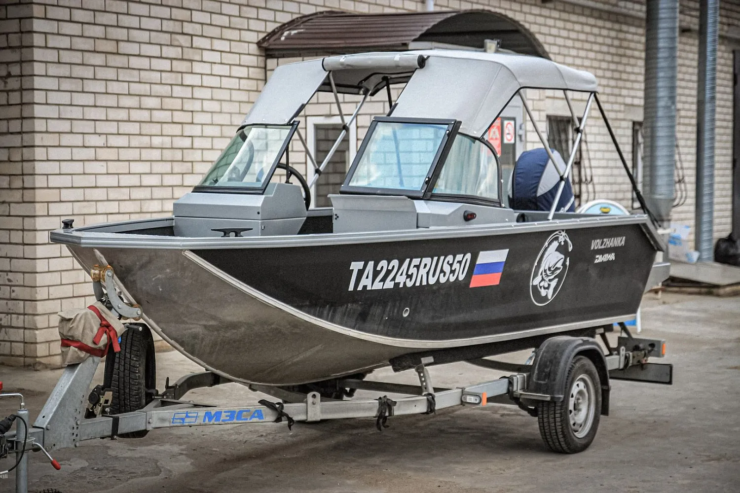 (2021) Волжанка 46 Фиш 2020 г.в Ходовой тент