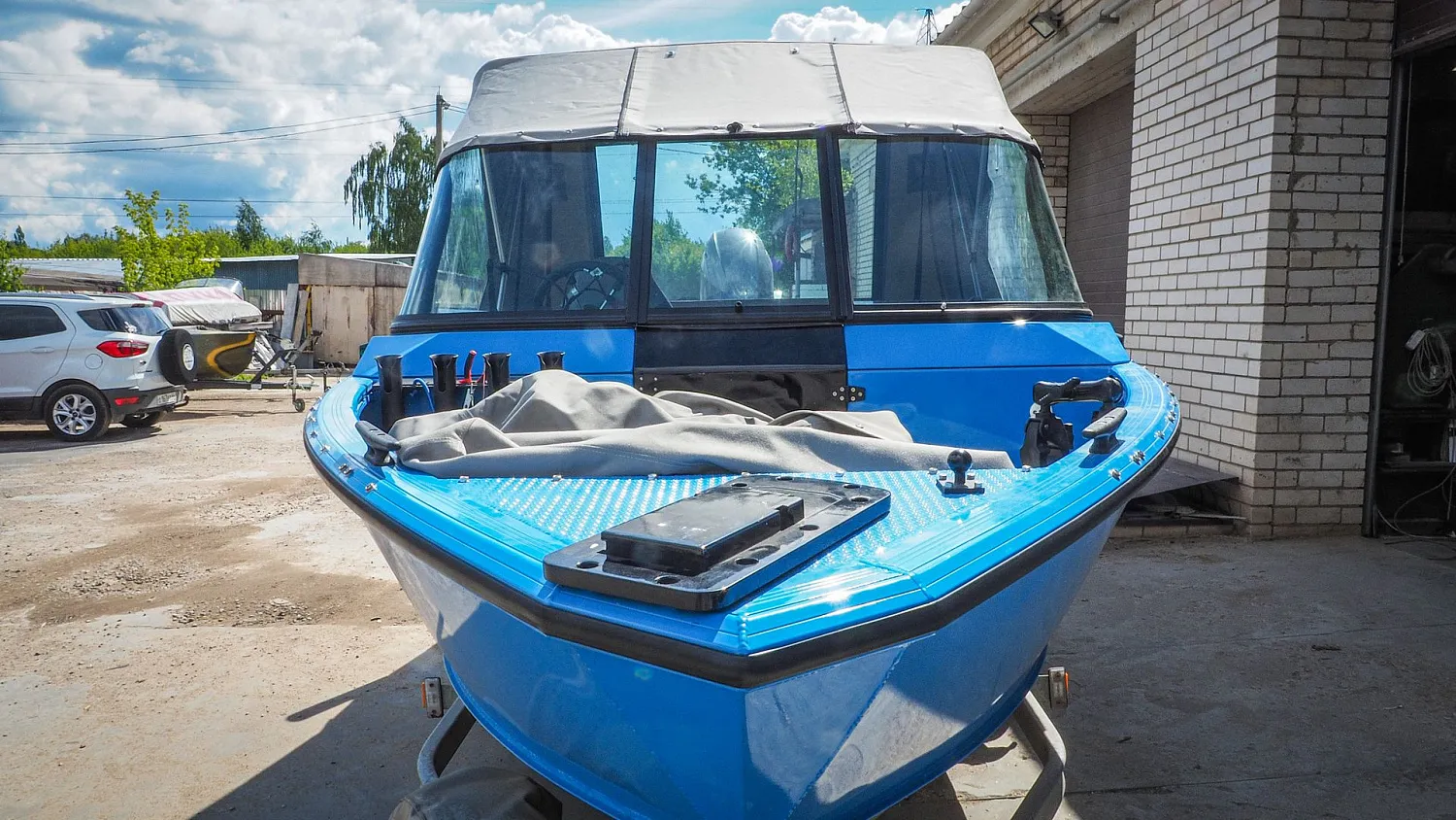 (2022) Windboat 4.6 DCX Ходовой тент на заводское ветровое стекло